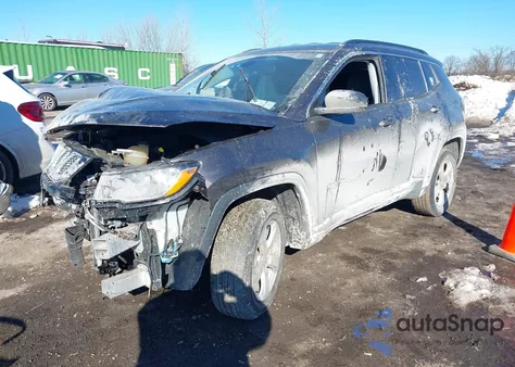 2019 Jeep Compass Latitude 4X4 z USA, uszkodzony, nr VIN 3C4NJDBBXKT654275